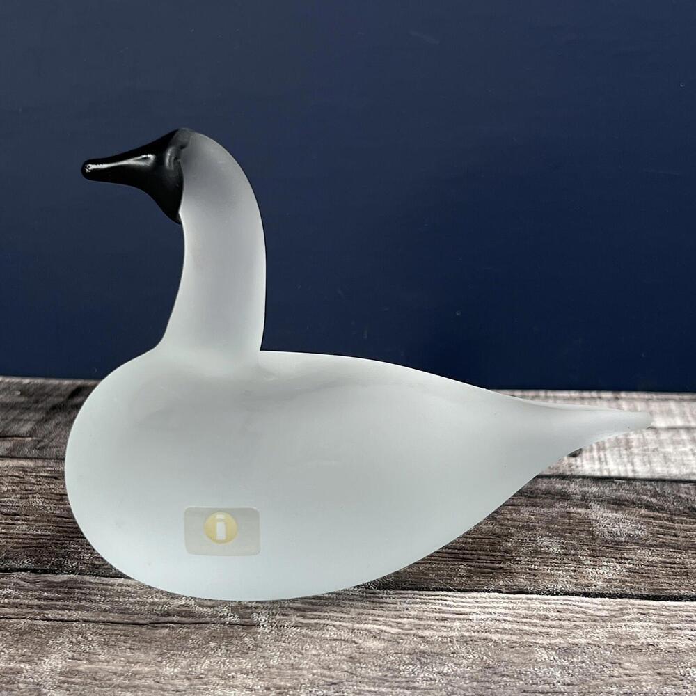 Iittala Frosted Snow Goose Signed Oiva Toikka Nuutajavi Finland Blown Art Glass